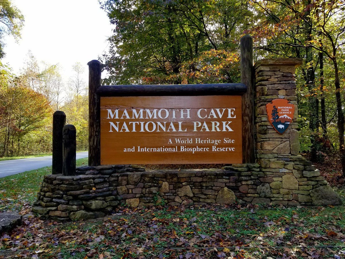 Entrance sign, Mammoth Cave