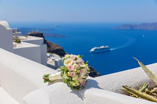 Beautiful wedding bouquet with a cruiseship in the background